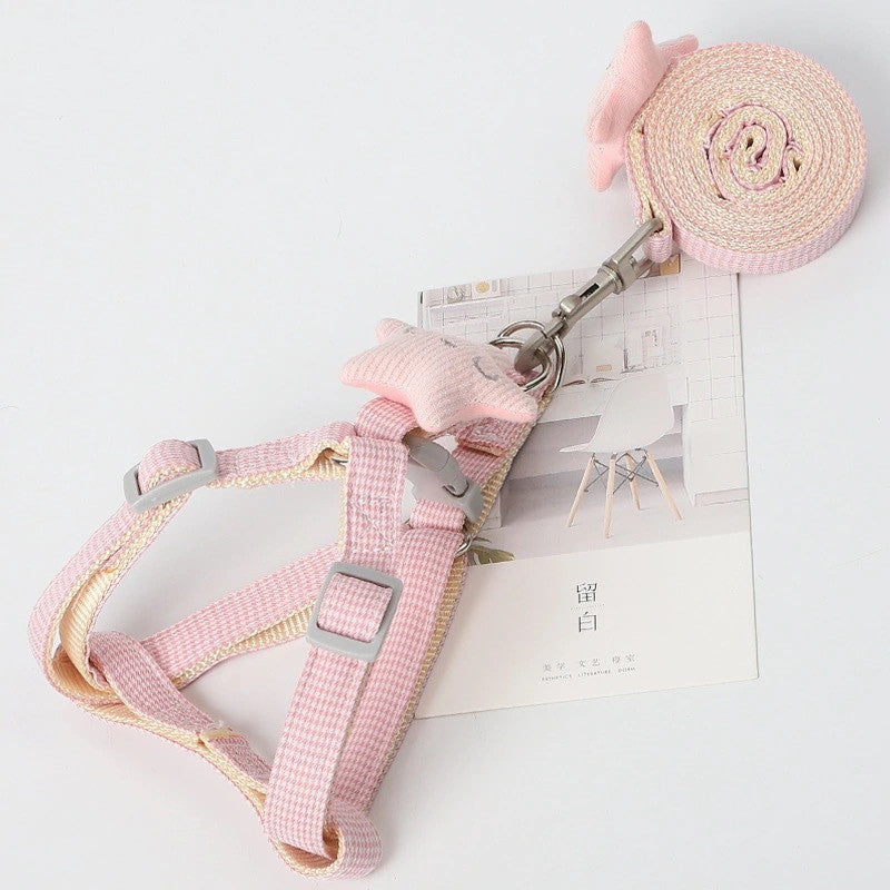 Walk in Style with Our Classic Houndstooth Dog Leash.